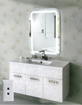 Зеркало с подсветкой и встроенной розеткой для ванной комнаты Эстер